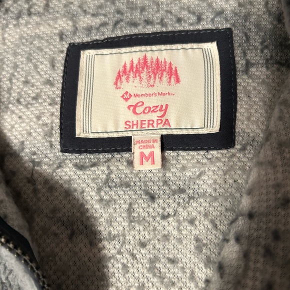 Fluffy soft jacket - Picture 3 of 3